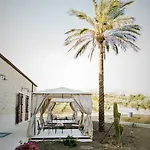 Borgo Giallonardo Wine Relais منتجع ريالمونتي