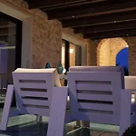 Borgo Giallonardo Wine Relais منتجع