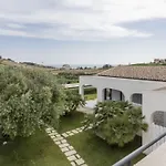 Borgo Giallonardo Wine Relais منتجع