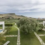 Borgo Giallonardo Wine Relais 2* ريالمونتي