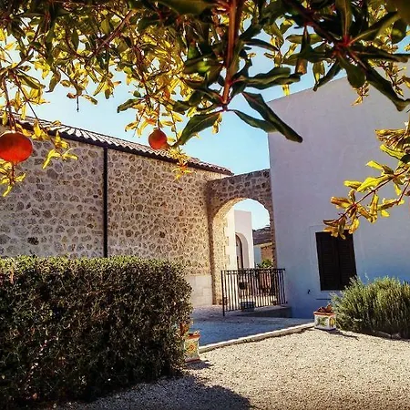 Borgo Giallonardo Wine Relais Resort