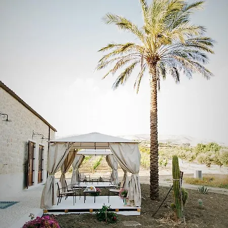 Borgo Giallonardo Wine Relais Resort 2*