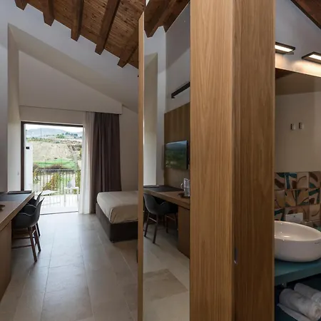 Borgo Giallonardo Wine Relais 2*