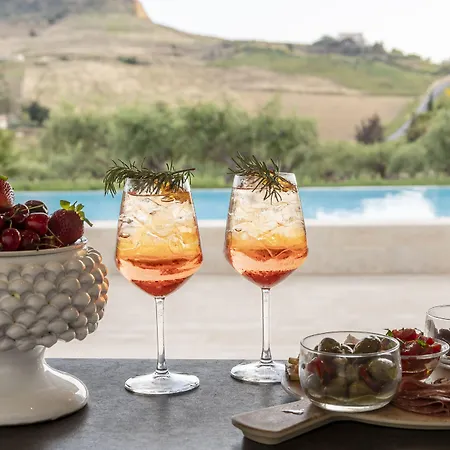 Borgo Giallonardo Wine Relais 2* レアルモンテ