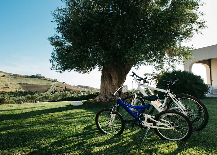 Borgo Giallonardo Wine Relais Resort 2*