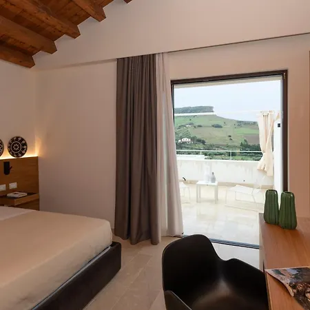 Resort Borgo Giallonardo Wine Relais 2*