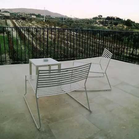 Borgo Giallonardo Wine Relais Feriested 2*