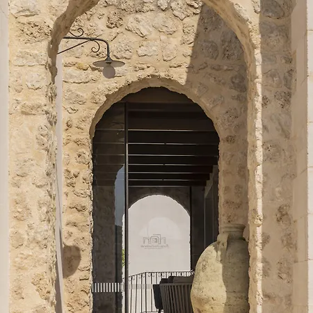 Borgo Giallonardo Wine Relais منتجع 2*