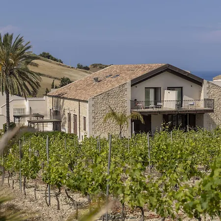 Borgo Giallonardo Wine Relais Feriested