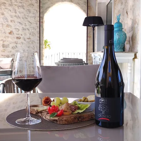 Borgo Giallonardo Wine Relais 2*