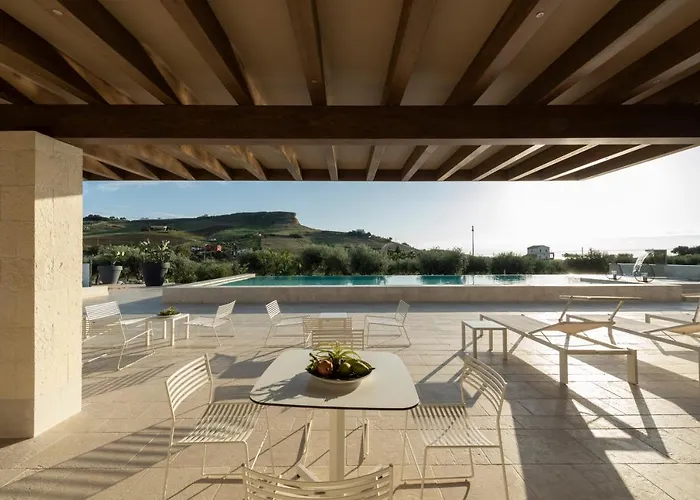 Borgo Giallonardo Wine Relais Station touristique